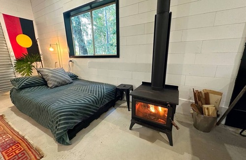 Gleniffer House | The Disco Studio - Unique Artist Escape with Swimming Hole