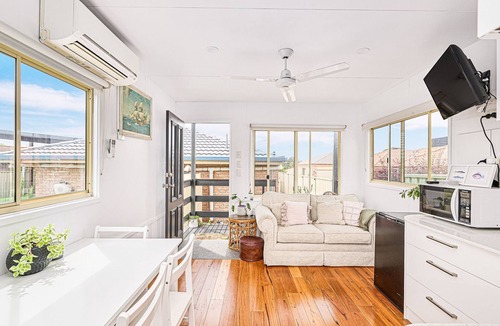 Lake Cathie House | The Drift at Cathie - close to beach and lake