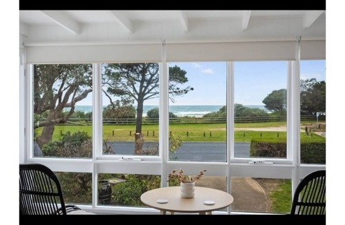 Tathra House | The Dune House - a spacious, perfectly located holiday house in Tathra