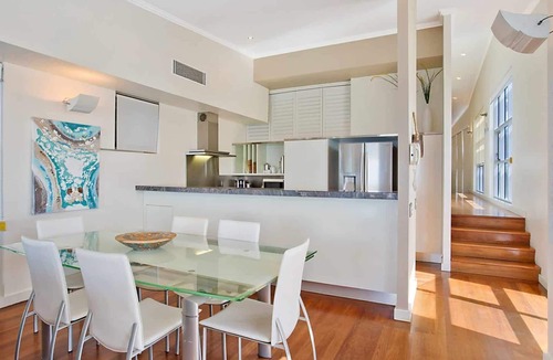 Currumbin House | The Edge - Currumbin Hill - Min. 3 Nights
