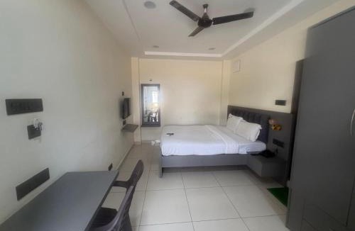 Gachibowli Hotel | The Embassy Inn