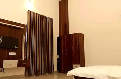 Sehore Resort | The Emerald Palace