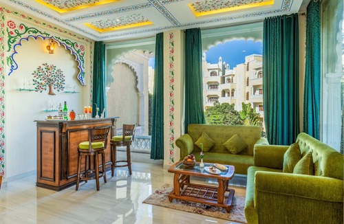 Sadri Hotel | The Everest Hill Resort Suites with Jacuzzi Spa - Resort in Kumbhalgarh