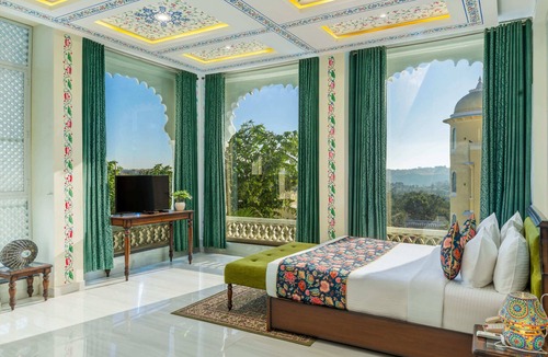Sadri Hotel | The Everest Hill Resort Suites with Jacuzzi Spa - Resort in Kumbhalgarh
