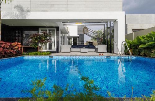 Hosur Villa | The Garden Stay by StayJade Pool Lawn 1h HSR