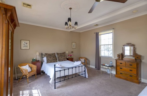 Yass Bed & Breakfast | The Globe Inn