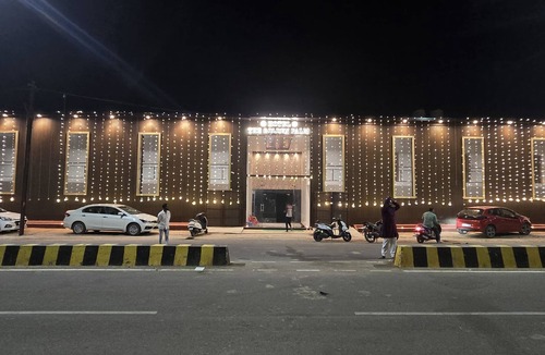 Khajuraho Hotel | The Golden Palm