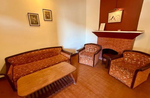 Mallital Hotel | The Grand Hotel, Nainital