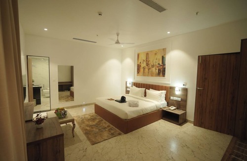 Chandrapur Hotel | The Grand Icon