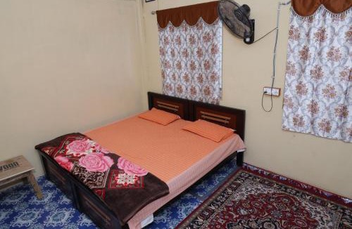 Hyderabad Apartment | THE GUEST HOUSE - 3 BHK AC for 5-10 Guests for Families & Friends