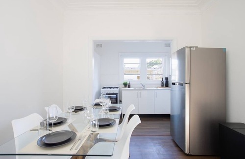 Glebe House | The "Heri" a 2Bed Glebe Retreat with Garden, BBQ & Free Parking