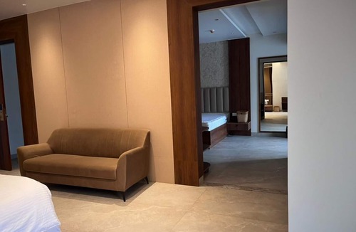 Kadur Hotel | The Heritage Convention Hall and Rooms
