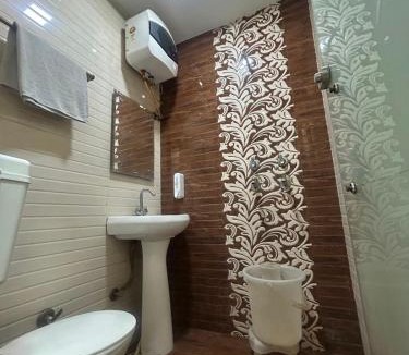 Phagwara Hotel | THE HOD - A Super Premium Property - Smart Rooms for Corporates, Couples, Students, Families, Solo Travellers
