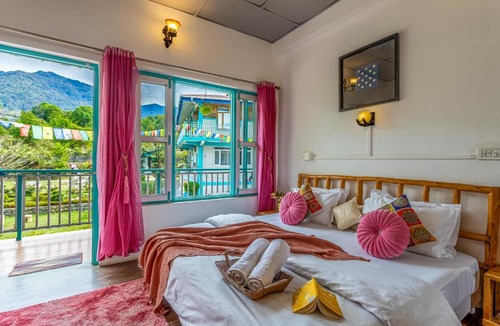 Gunehr Hotel | The Hood Bir Billing