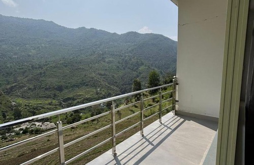 Chamoli Hotel | The Jade Inn