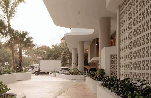 Main Beach Apartment | The Lagoon, Main Beach