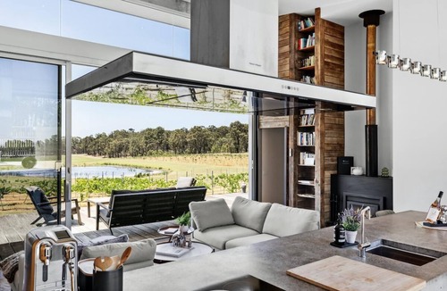 Pokolbin House | The Longhouse - Your group escape. The Longhouse, Hunter Valley