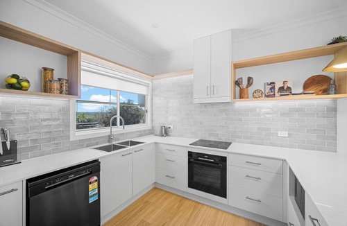 Diamond Beach House | The Lookout – Resort Living with Panoramic Views Over Diamond Beach
