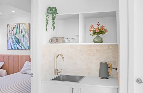 Diamond Beach House | The Lookout – Resort Living with Panoramic Views Over Diamond Beach