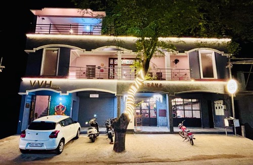 Kuilapalayam Hotel | The Loop - Near Auroville Bakery and Tanto Pizzeria - Main Junction
