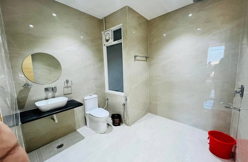 Jhansi Hotel | The Lotus Hotel
