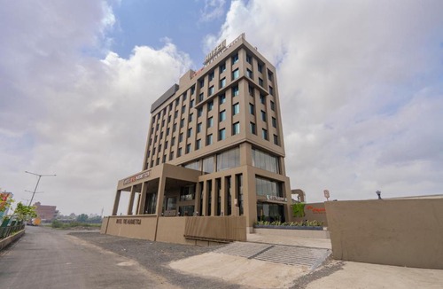 Udhna Hotel | The Magnetica