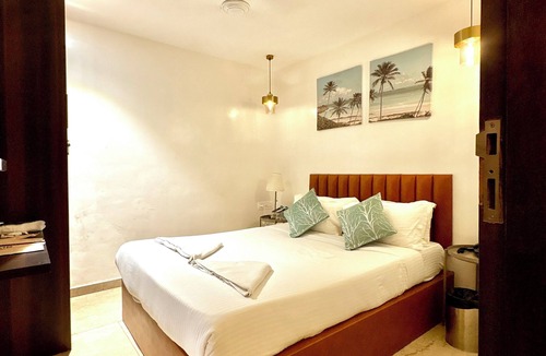 Wellington Pier Hotel | The Majlis Hotel - Near Taj Hotel Colaba