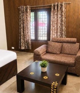 Faridabad Villa | The Meadow House 2BR Farm with Pool & Lawns
