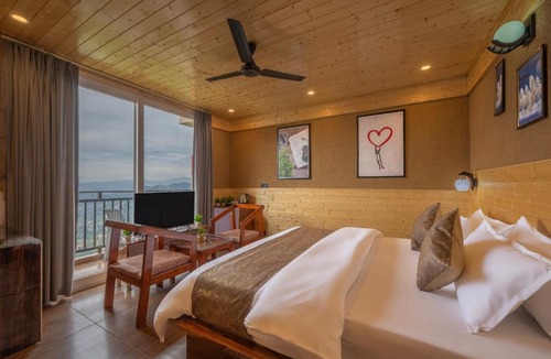 Kufri Hotel | The Nature Trail Kufri l Family Events I Multi Cuisine Restaurant l Sky Bonfire l Lift l Power Backup l Free Parking l Kufri By Exotic Stays