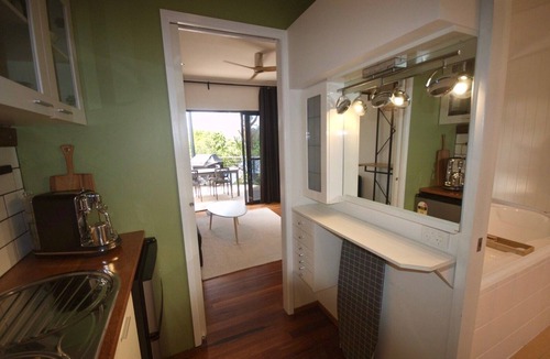 Green Point House | The Palm Tree Loft, close to shops and lake