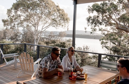 Green Point House | The Point Lake House w/direct access to Wallis Lake.