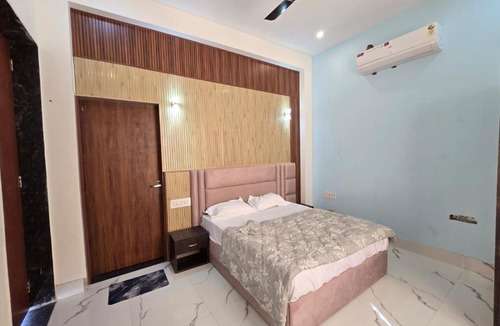 Alwar Hotel | The Pool place and Restaurant