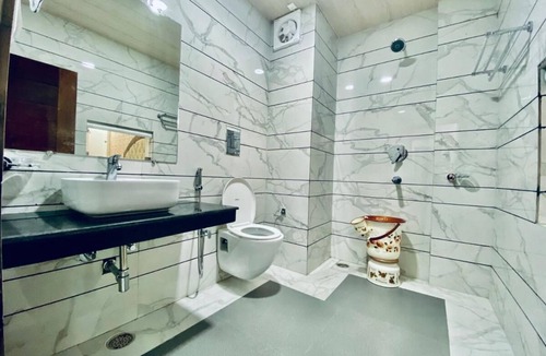 Shilon Bagh Hotel | The radiance Premium Hotel- chail kufri