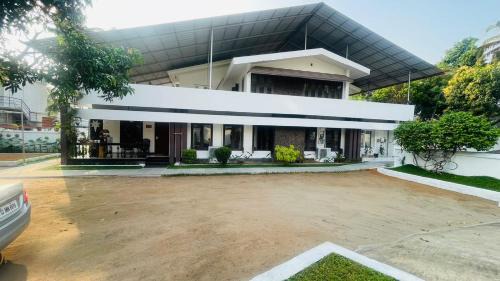 Kumbalam Bed & Breakfast | The Reds Heritage