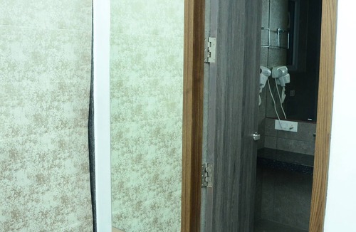 Valsad Hotel | The Regal Banquets and Rooms