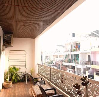 Kanpur Apartment | The Reunion