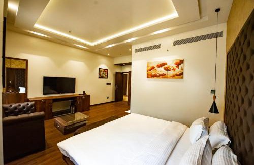 Vashi Hotel | The Royal Palace Hotel 400703