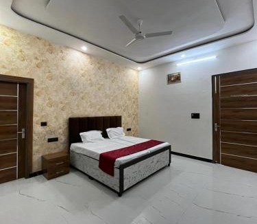 Saharanpur Hostel | The Royal Resort