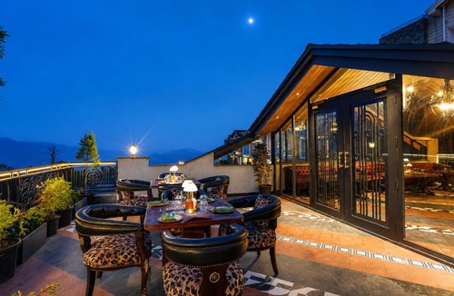 Kasauli Apartment | The Royce Silver Oak Imperial Refined Pet-Friendly 4-BHK Apartment With Sky Deck, Shared Pool, and Clubhouse
