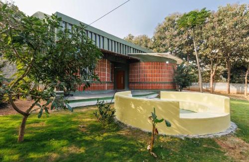 Hosur Villa | The Rustic Farm by StayJade Indoor Pool 1hr HSR