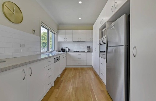 Bletchington Apartment | The Sampson Haven CBD Fringe Pets Welcome