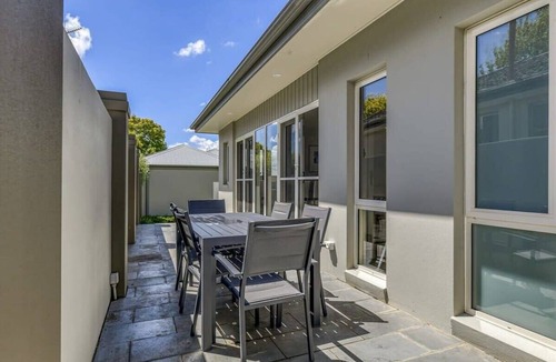 Bletchington Apartment | The Sampson Haven CBD Fringe Pets Welcome
