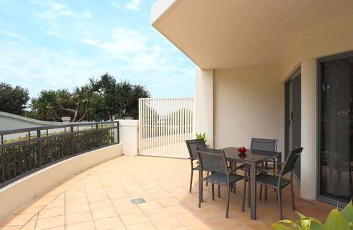 Yamba Apartment | The Sands 2/20 Pacific Parade Opposite beach plus Air