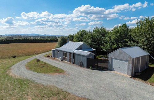 Millthorpe Apartment | 'The Shack' - Peaceful getaway in Millthorpe