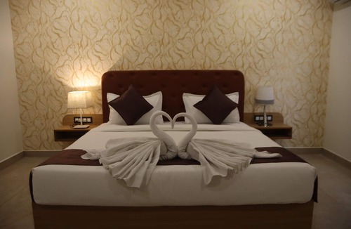 Dwarka Hotel | The Sky Comfort Beach Hotel, Dwarka