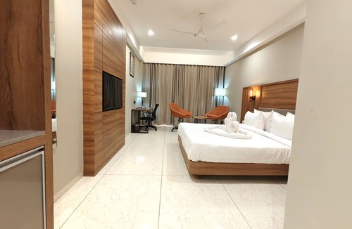 Jamnagar Hotel | The Sky Imperial Hotel Kailash