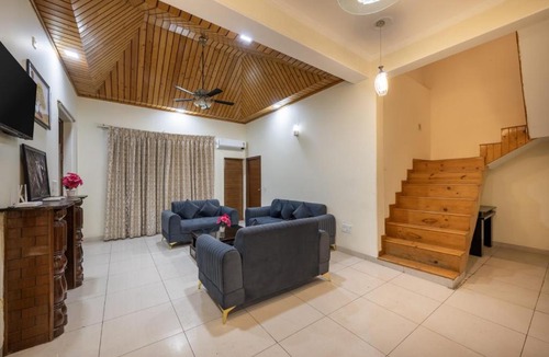 Kuthar Apartment | The Summer House I Open Air Lawn & Plunge Pool I 4 Bedroom Villa l Bonfire I Dance I Music I Full Party l Managed By ExoticStays Group