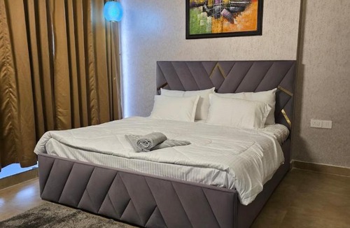 Noida Apartment | THE TINDER TREE at Spectrum Metro Mall