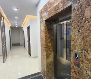 Jhotwara Hotel | THE Triton Hotel