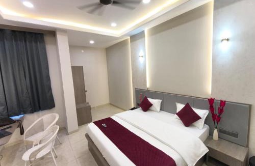 Jhotwara Hotel | THE Triton Hotel